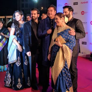 Shatrughan Sinha arrives at the awards ceremony with his wife Poonam Sinha, sons Luv and Kush and daughter in law Taruna